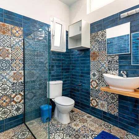 Chrysanthi's Stone House * 阿凡投