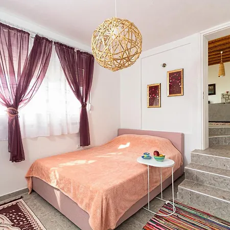 Chrysanthi's Stone House Дом отдыха *