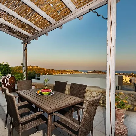 بيت للعطل Chrysanthi's Stone House أفانتو