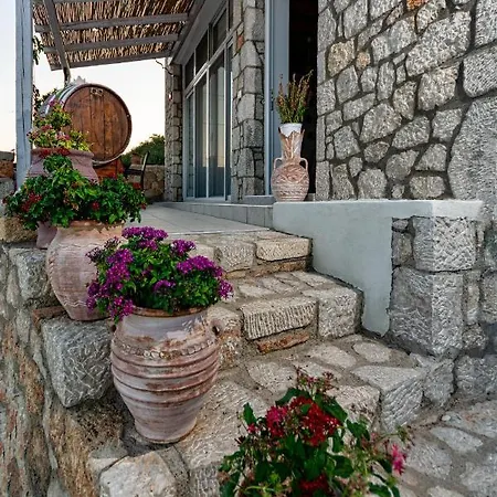 Chrysanthi's Stone House * Афанту