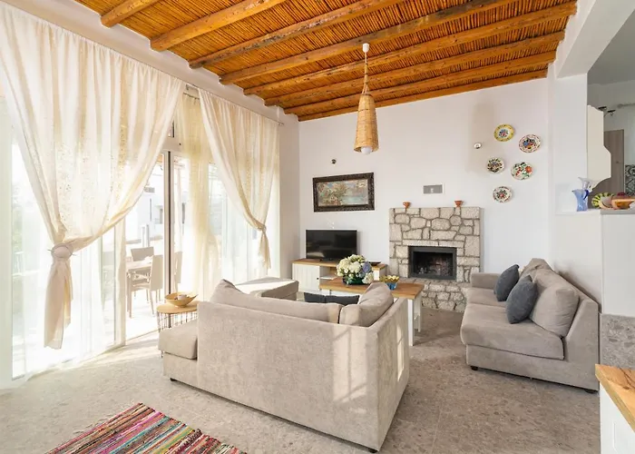 Tatil Evi Chrysanthi's Stone House