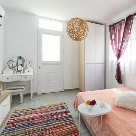 Chrysanthi's Stone House אפאנטו