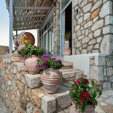 Chrysanthi's Stone House בית נופש אפאנטו